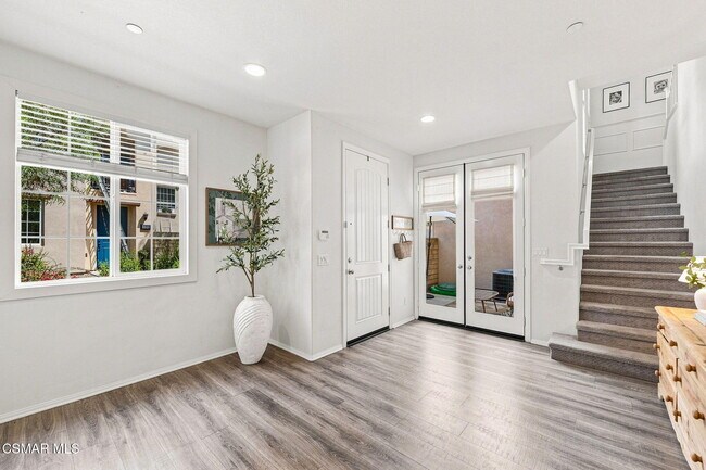 Building Photo - 425 Stratus Ln