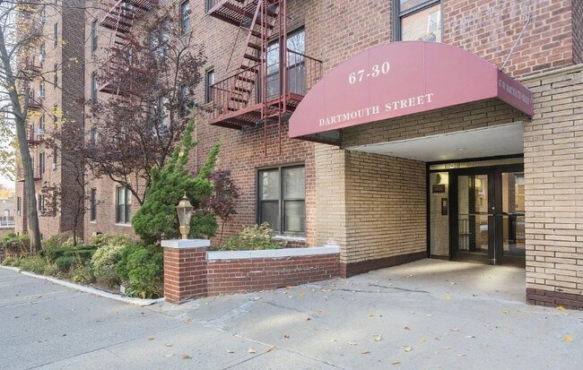 entrance - 67-30 Dartmouth St