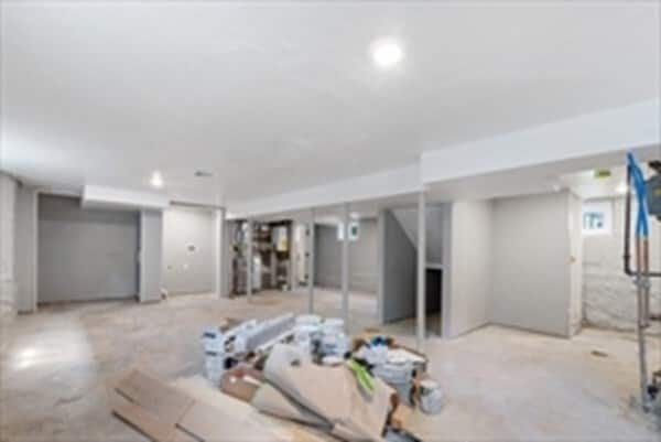 Building Photo - 42 Whitfield Rd