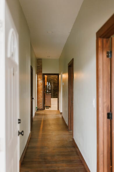 Building Photo - 503 Church St