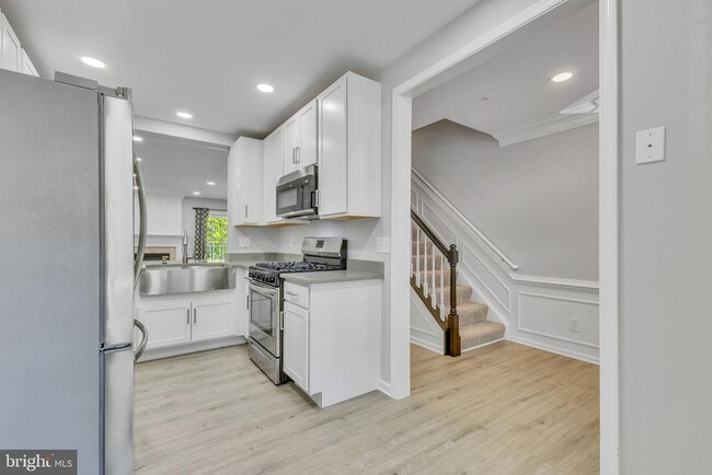 Building Photo - 5980 Kimberly Anne Way
