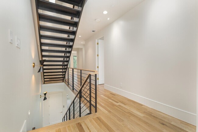 Building Photo - 4203 Normandy Ave