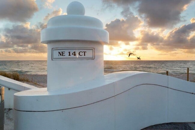 Building Photo - 3350 NE 14th Ct