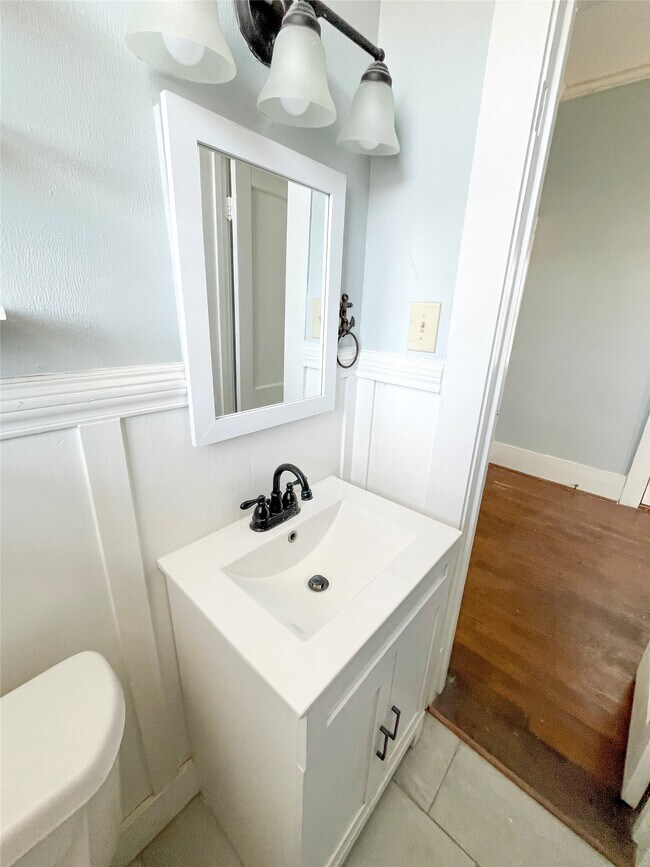 Building Photo - 901 Broadway Avenue J