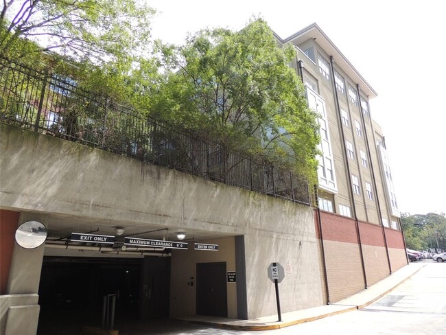 Building Photo - 1320 Fillmore Ave