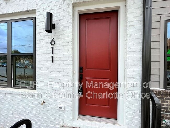 Building Photo - 611 W Tremont Ave