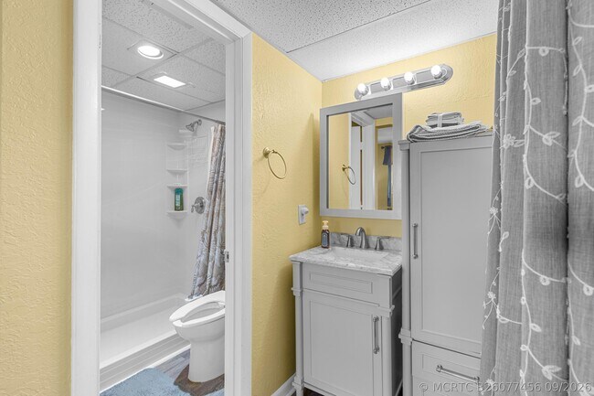 Building Photo - 7797 Golf Cir Dr