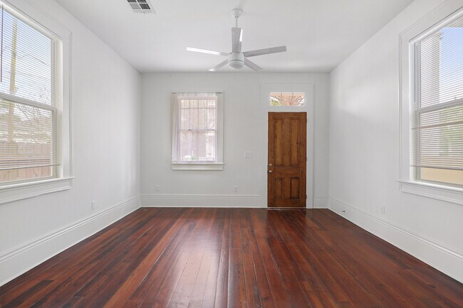 Building Photo - 901 Howard Ave