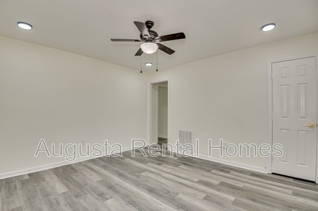 Building Photo - 3623 Columbine Dr