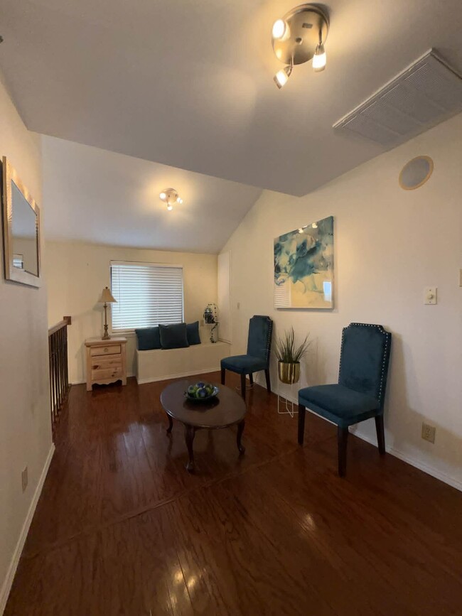 Building Photo - 3110 Jacaranda Dr
