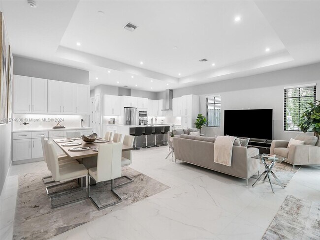 Building Photo - 1484 SW 32nd St