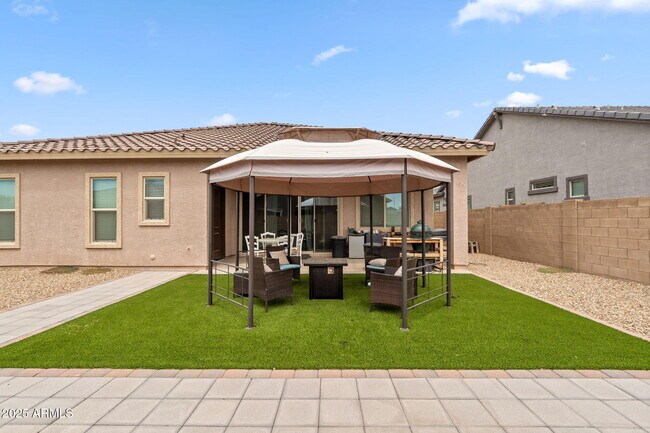 Building Photo - 16423 W Charlotte Dr