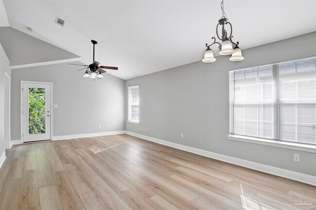 Building Photo - 5837 Creek Station Dr