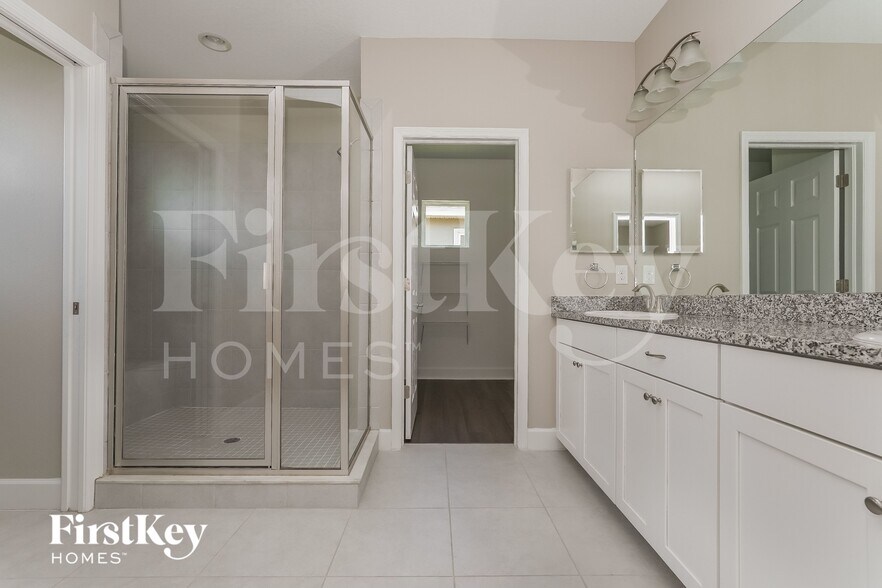 Building Photo - 7512 Lantern Park Ave