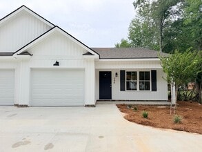 Building Photo - 317 Cindy Ln