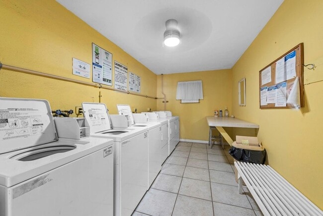 Building Photo - 625 Antioch Ave