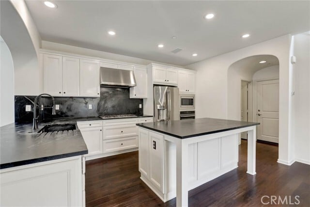 Building Photo - 28251 Via Del Mar