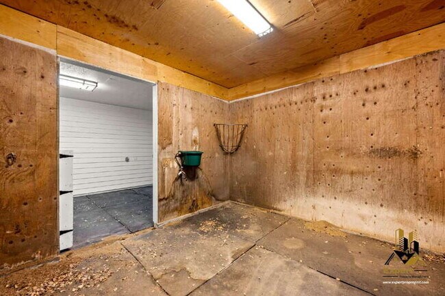 Building Photo - 5291 Bryant Rd