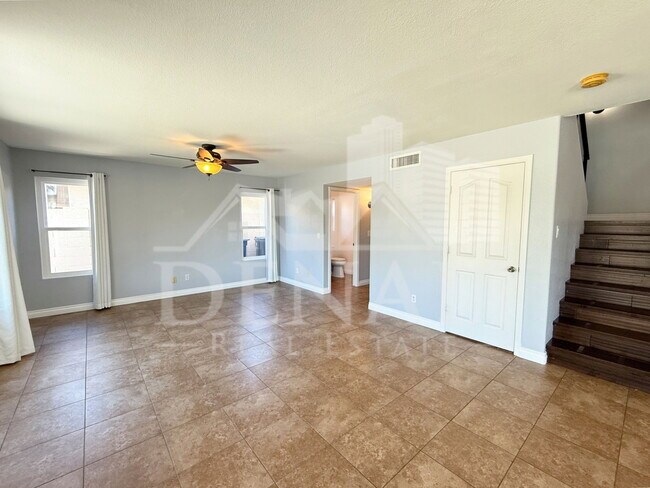 Building Photo - 1249 W Kelly Ln