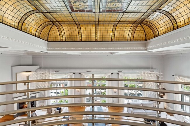 Building Photo - 313 1st St