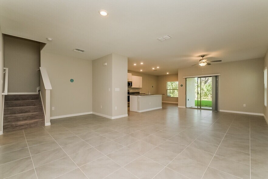 Building Photo - 7303 Spring Snowflake Ave