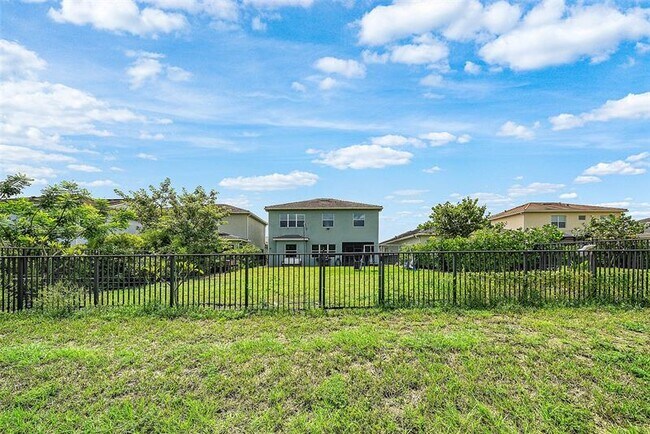 Building Photo - 15406 Goldfinch Cir