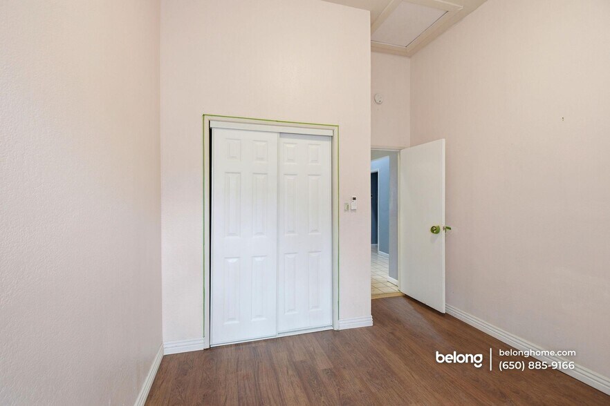 Building Photo - 3221 Helen St