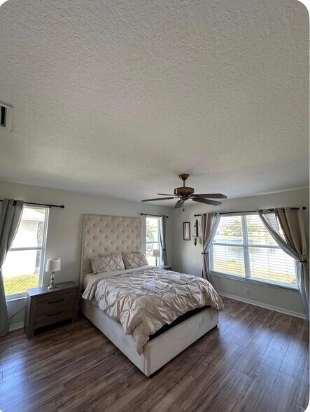 Building Photo - 5019 23rd St E