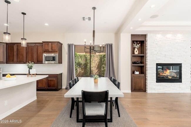 Building Photo - 9705 E Mountain Peak Dr