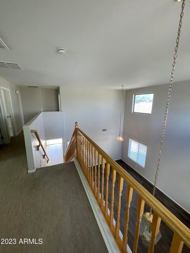 Building Photo - 3517 E Crescent Way