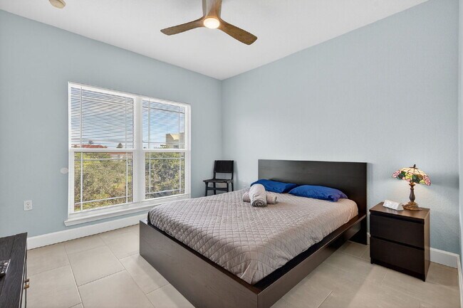 Building Photo - Completely Renovated Waterfront Condo – Fully Furnished