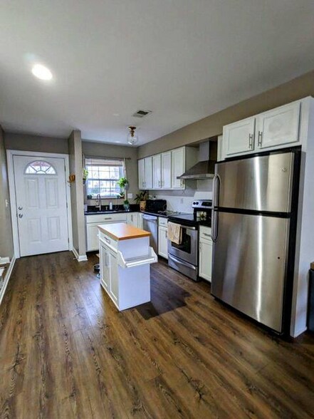 Building Photo - 829 McClain Rd