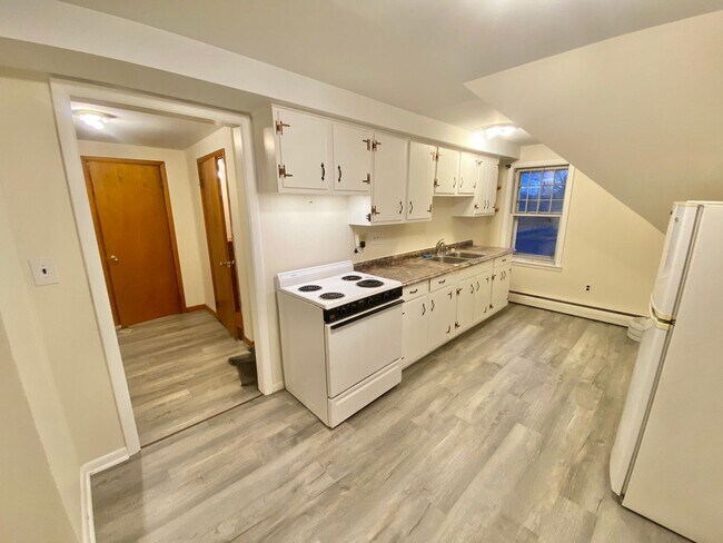 Primary Photo - 203 Maple St