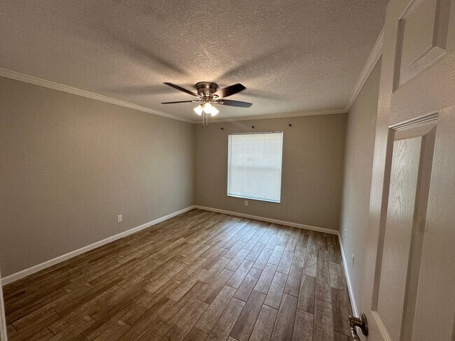 Building Photo - 2821 Nordman Ave