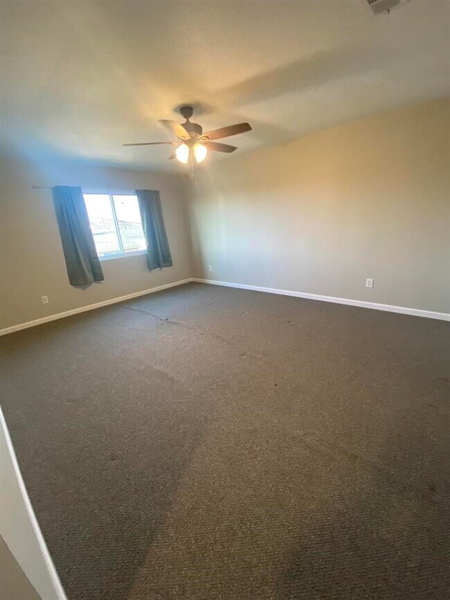 Building Photo - 992 Park Meadow Dr