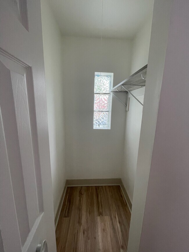 Building Photo - 4243 W Haddon Ave