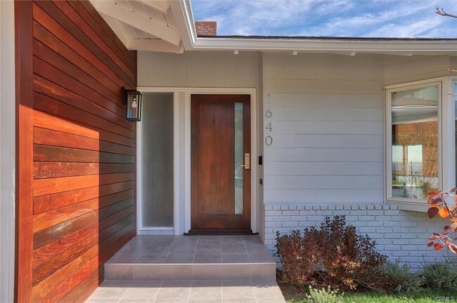 Building Photo - 1640 Cumberland Terrace