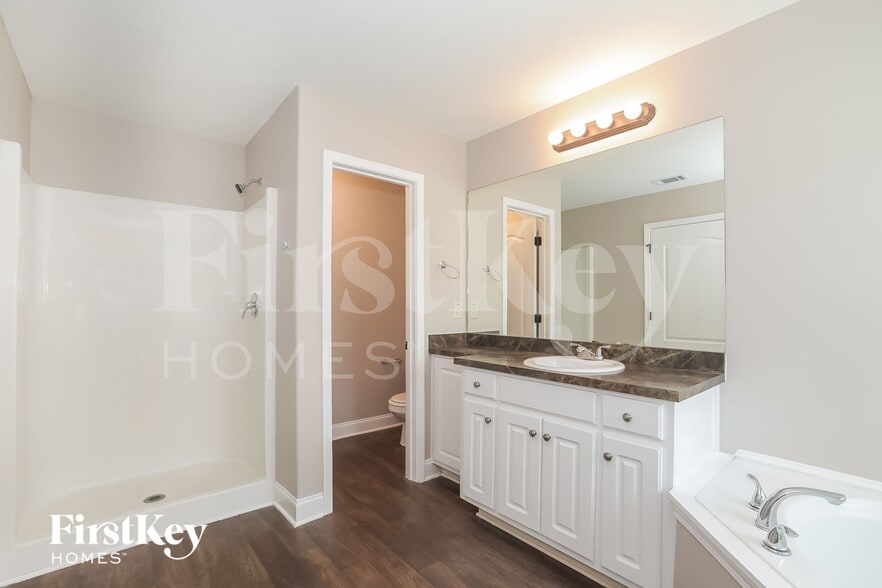 Building Photo - 1537 Cedar Creek Dr