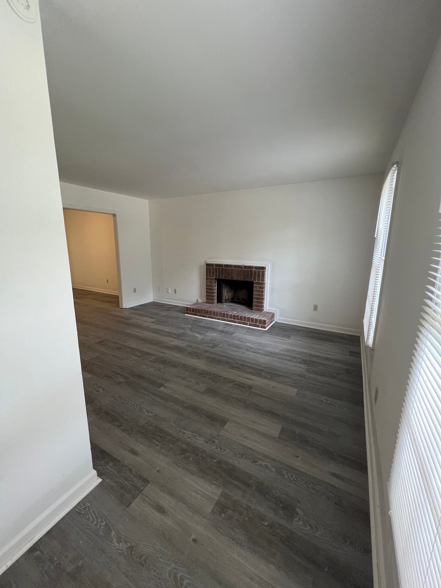 Building Photo - 424 Tarragon Wy SW