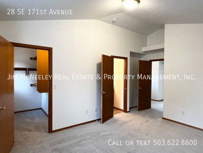 Building Photo - Nice 3 Bedroom Home