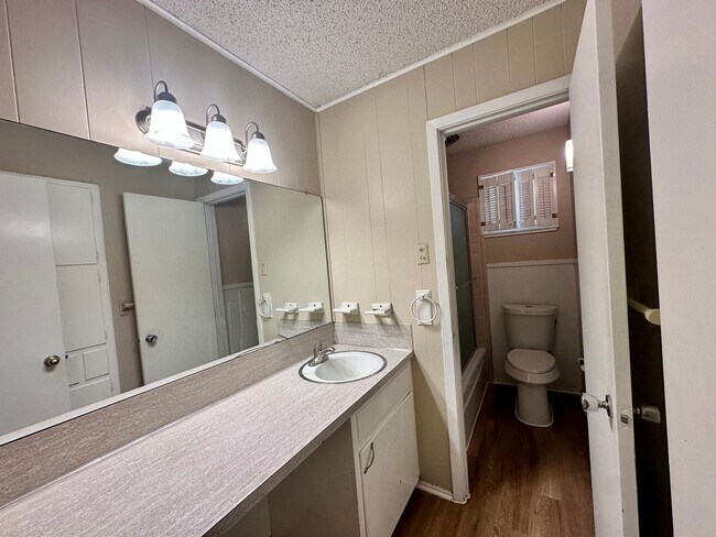 Building Photo - 5925 Caldwell Dr