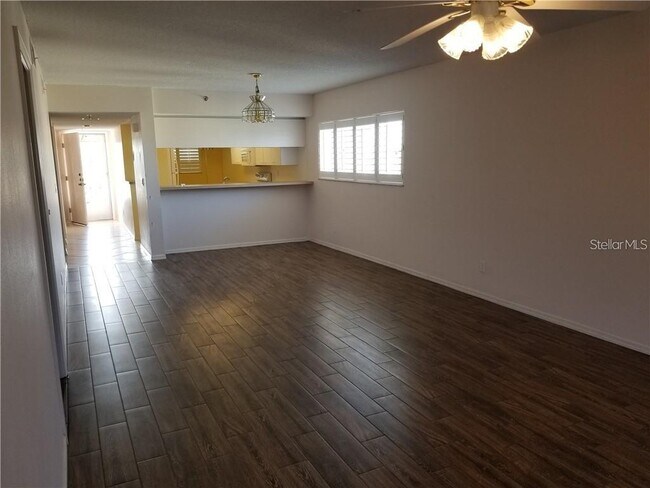 Building Photo - 9510 Harbor Greens Way