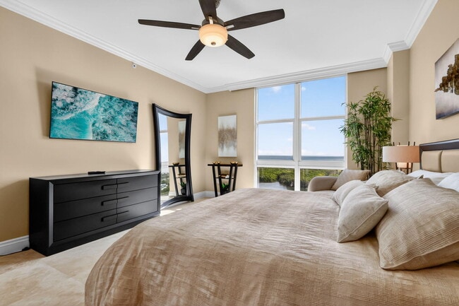 Building Photo - 700 E Boynton Beach Blvd