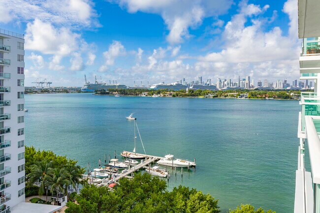 Building Photo - 1000 West Ave