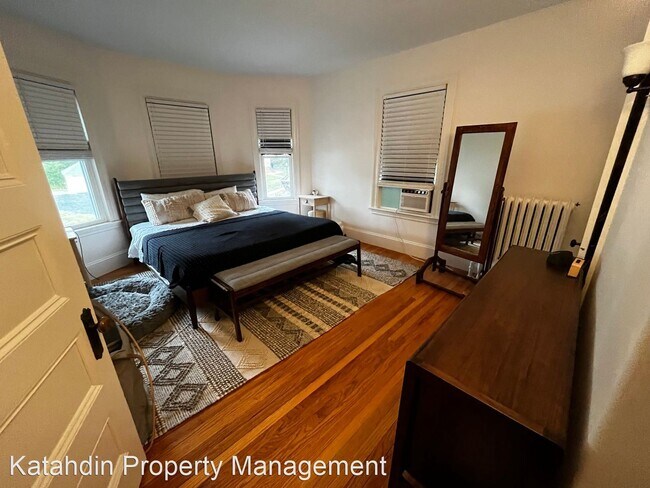 Building Photo - 3 br, 1.5 bath House - 41 Beacon Street