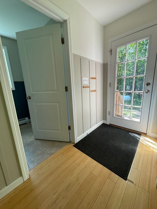Building Photo - 7 Browns Freehold
