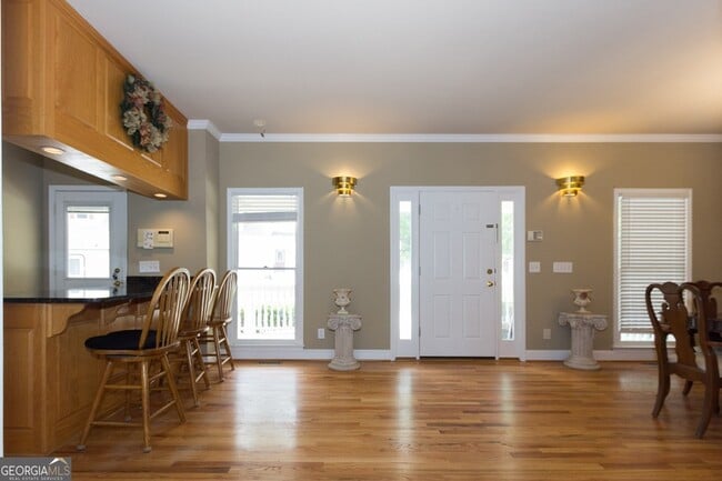 Building Photo - 5166 Wheeler Dr