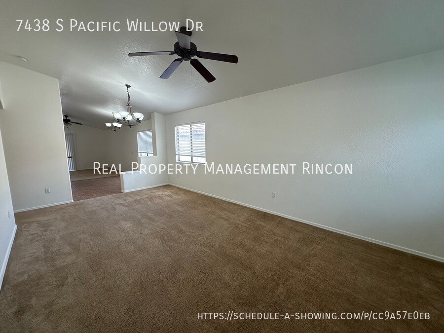 Building Photo - 7438 S Pacific Willow Dr
