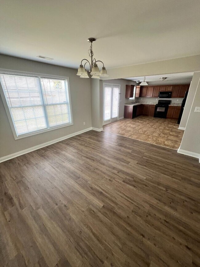 Building Photo - 941 Dawson Creek Way