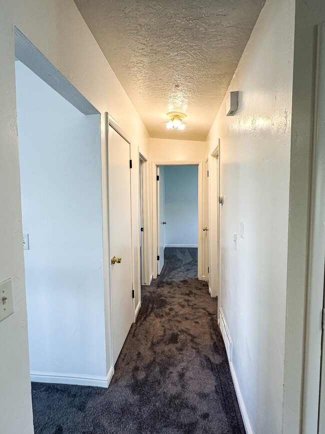 Building Photo - 6745 W 3860 S